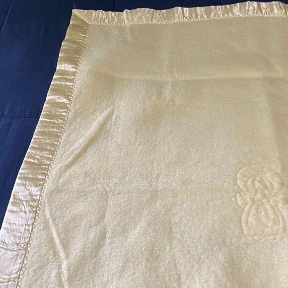 Vintage Quiltex Baby Blanket Satin Binding Trim Yellow Embroidered Figures - Picture 9 of 10